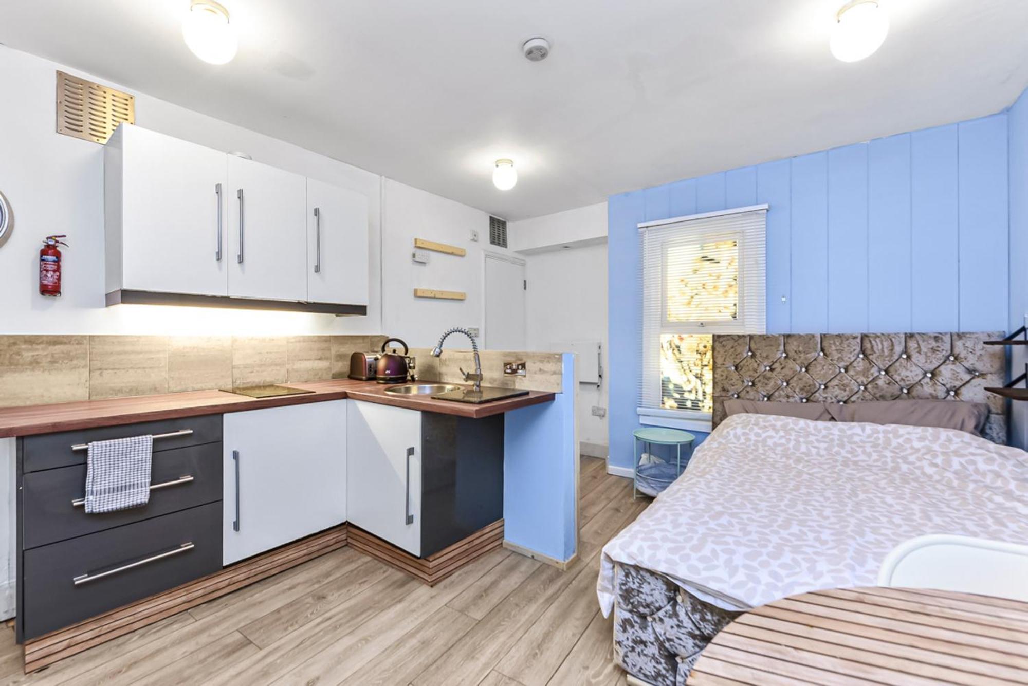 Apartament Cosy Studio Flat On A Budget Londyn Zewnętrze zdjęcie